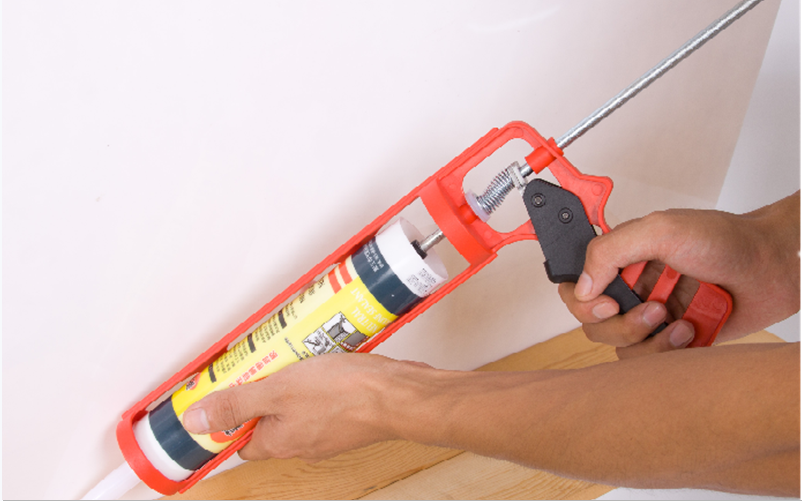 922 Low Cost Caulking Gun
