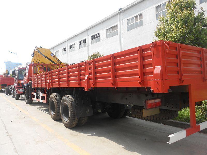 10 tons truck with crane - Image 4