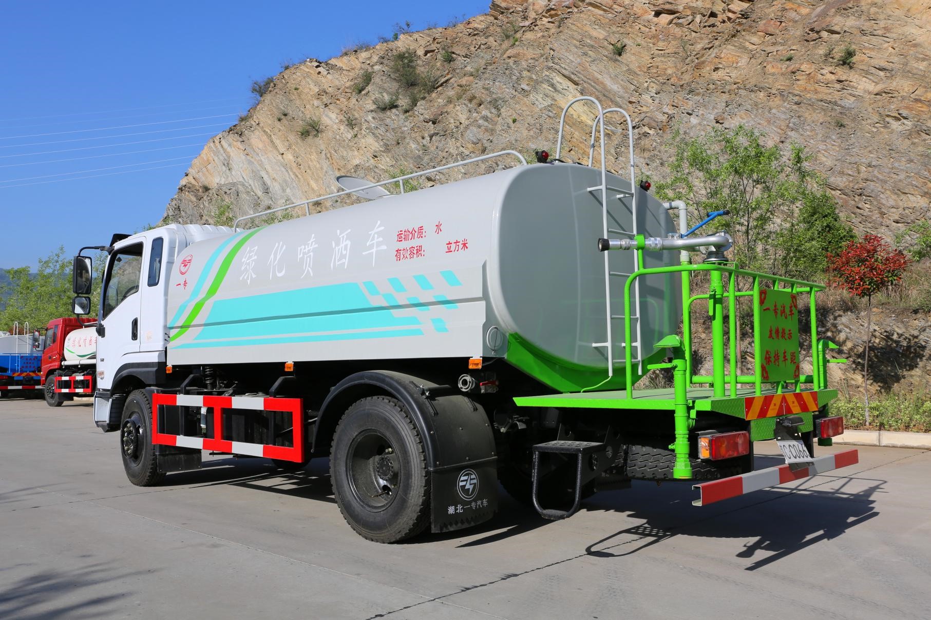 10CBM Water tank truck - Image 2