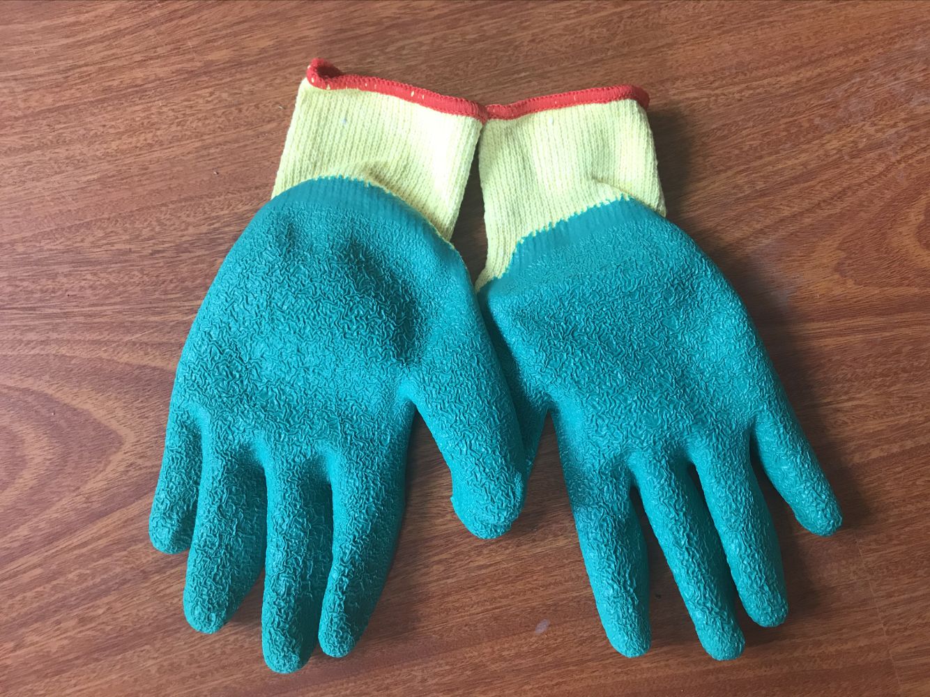 10gauge cotton glove with latex coated and wrinkle - Image 2