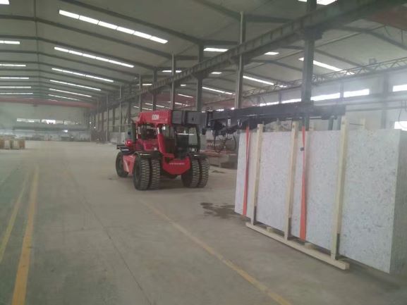 11 ton telescopic crane loader - Image 2