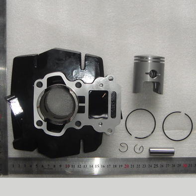 Engine Cylinder Head with Piston Kit