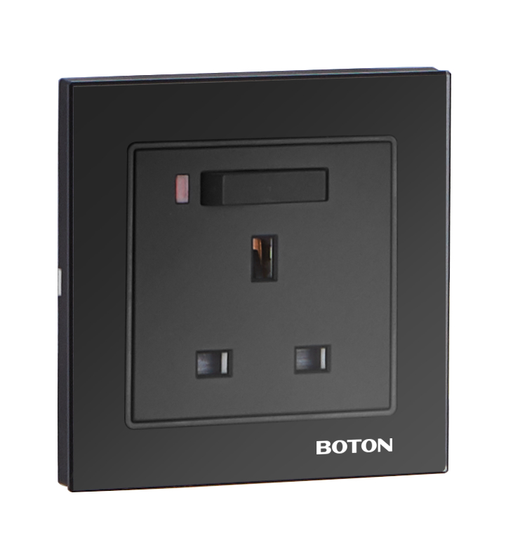 13A Switched UK Socket Outlet