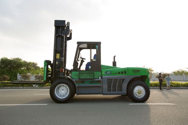 16 Ton Diesel Forklift with High-Lift Mast