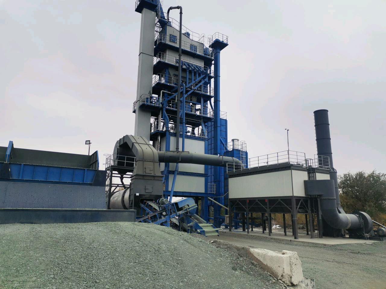 Full view of the 160 T/H Asphalt Mixing Plant