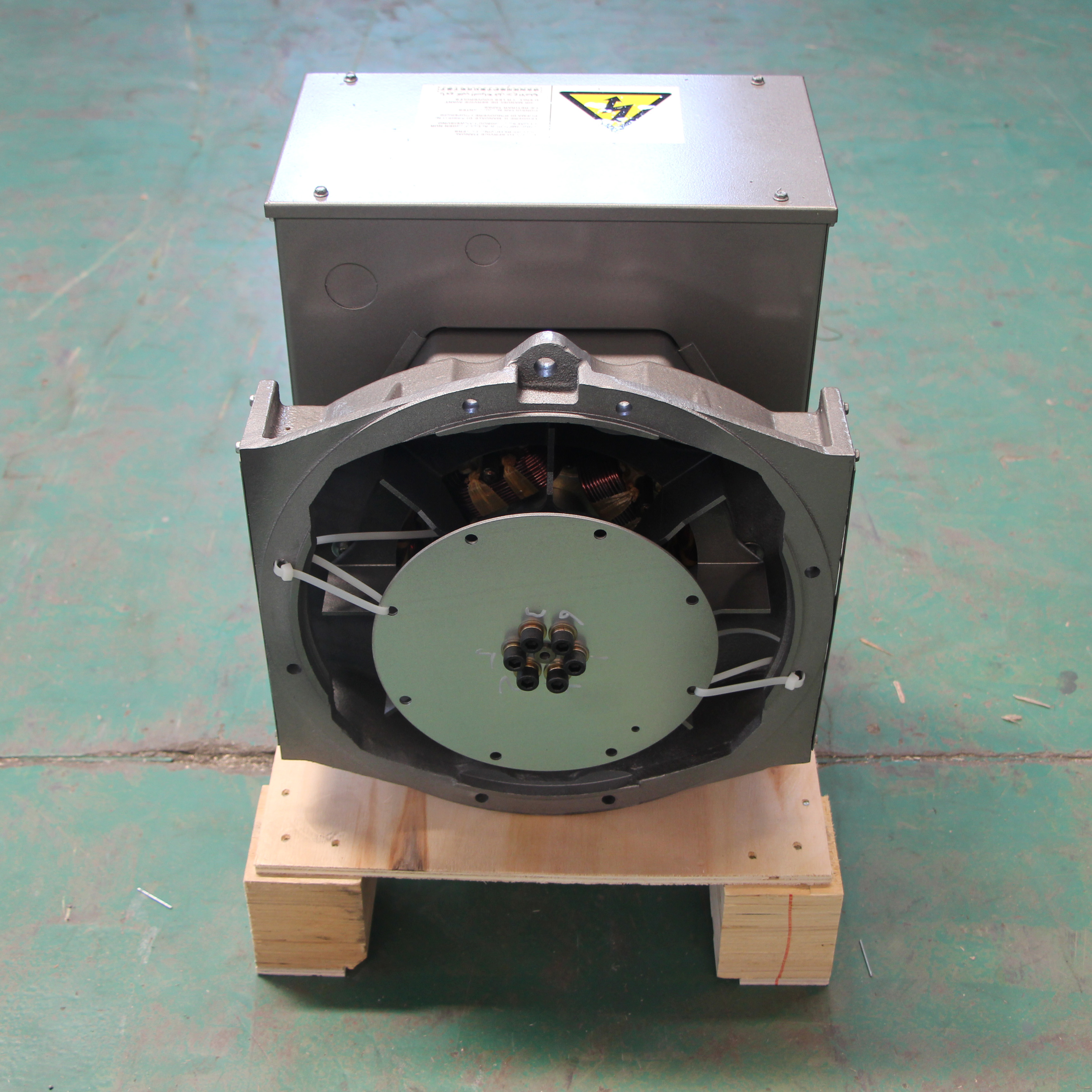 18KW BRUSHLESS ALTERNATOR - Image 2