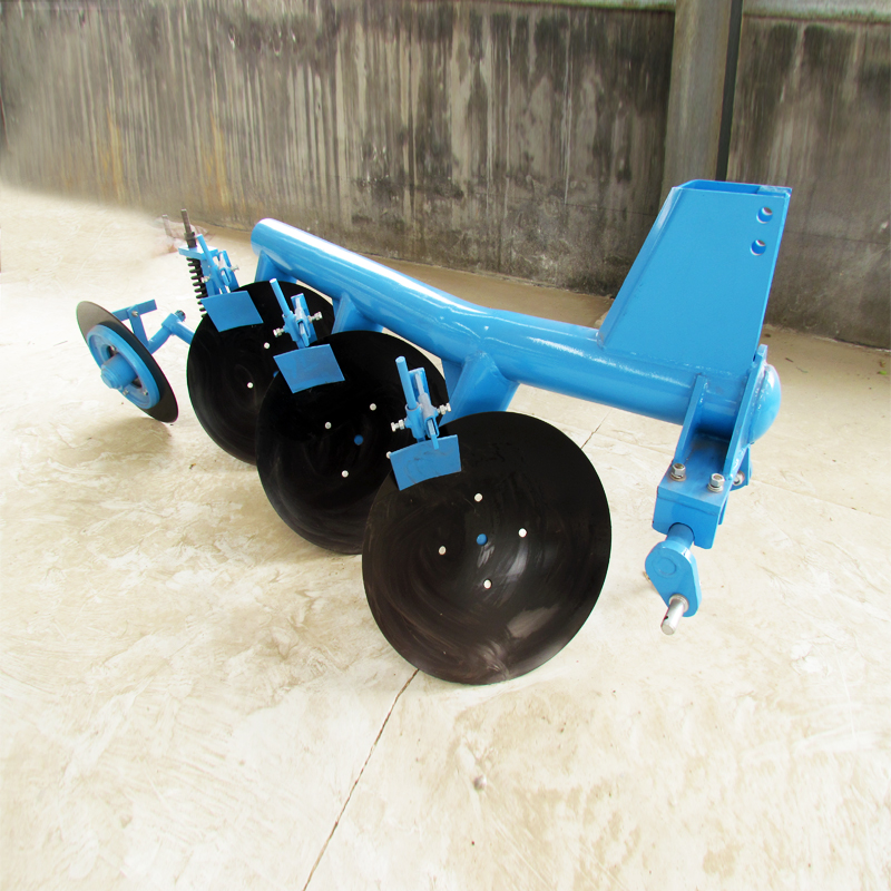 1LYD series disc plough operating in a field