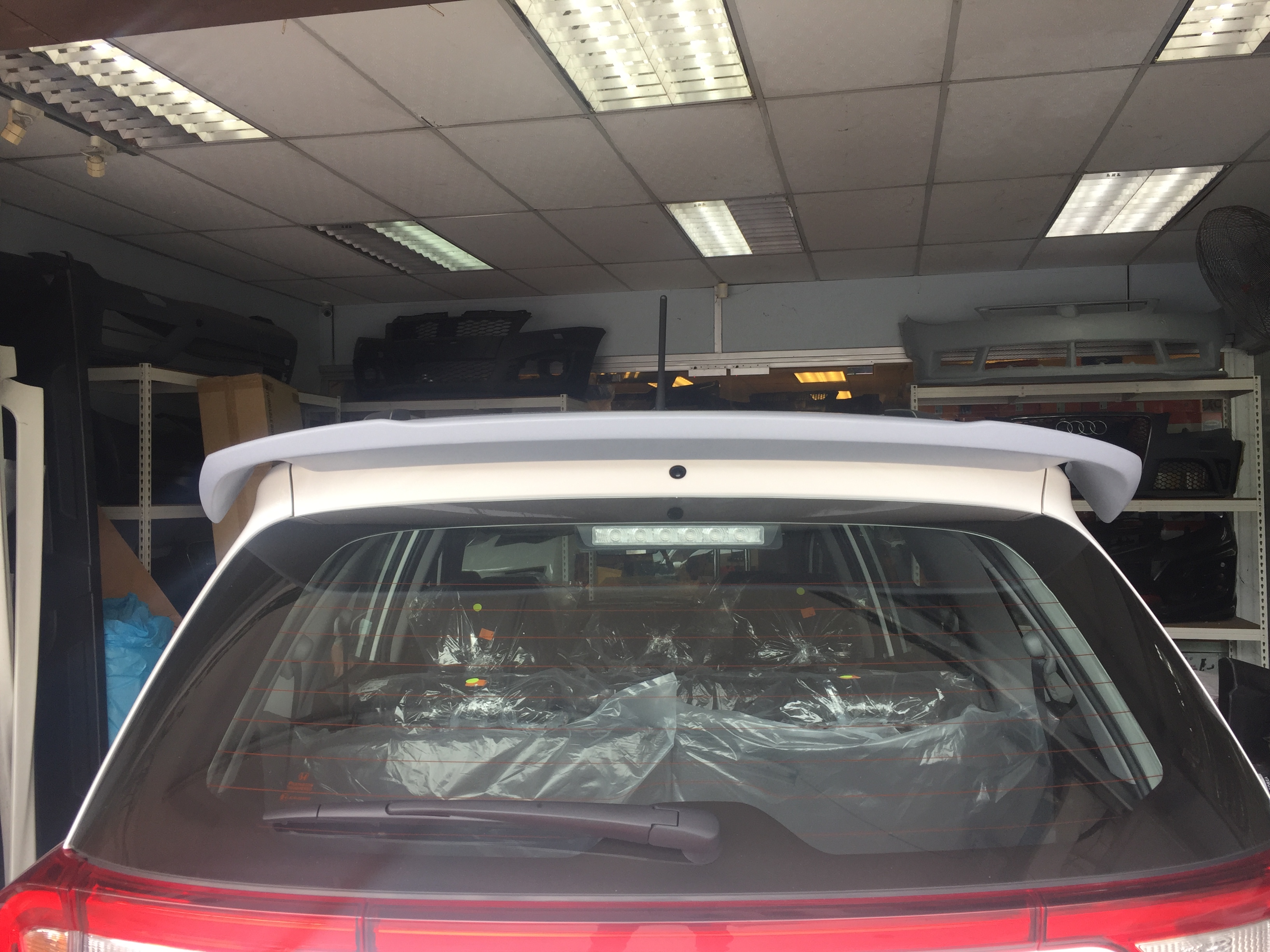 2016-2020 BRV SPOILER - Image 3