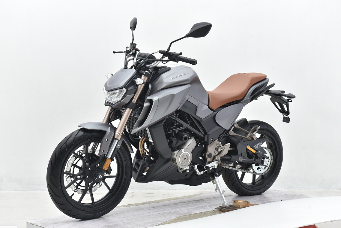 300cc Street Motorcycle with Fuel Injection and ABS