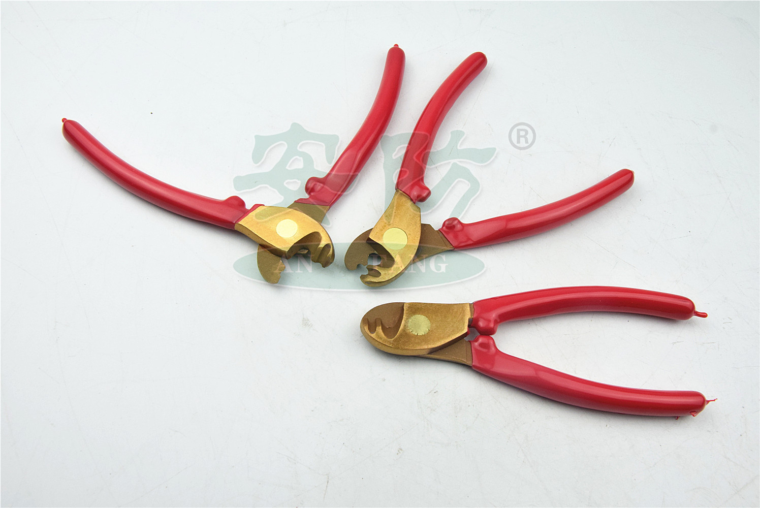 2138a non sparking wire stripping pliers , safety handle pliers , 170mm, copper - Image 3