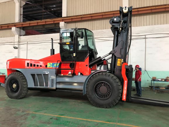 Forklift Mast and Lifting Mechanism