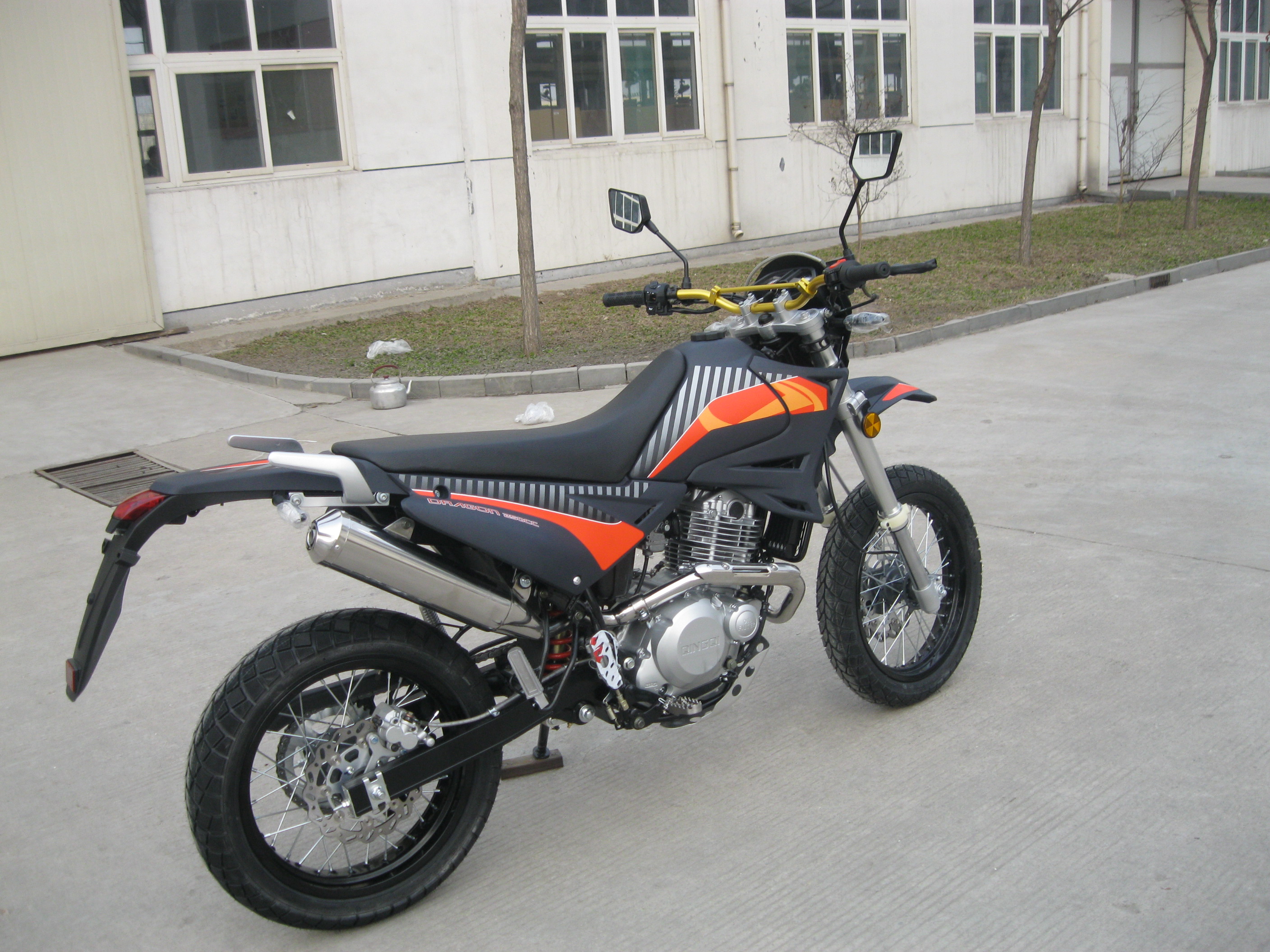 250cc Dirt Bike - Image 3