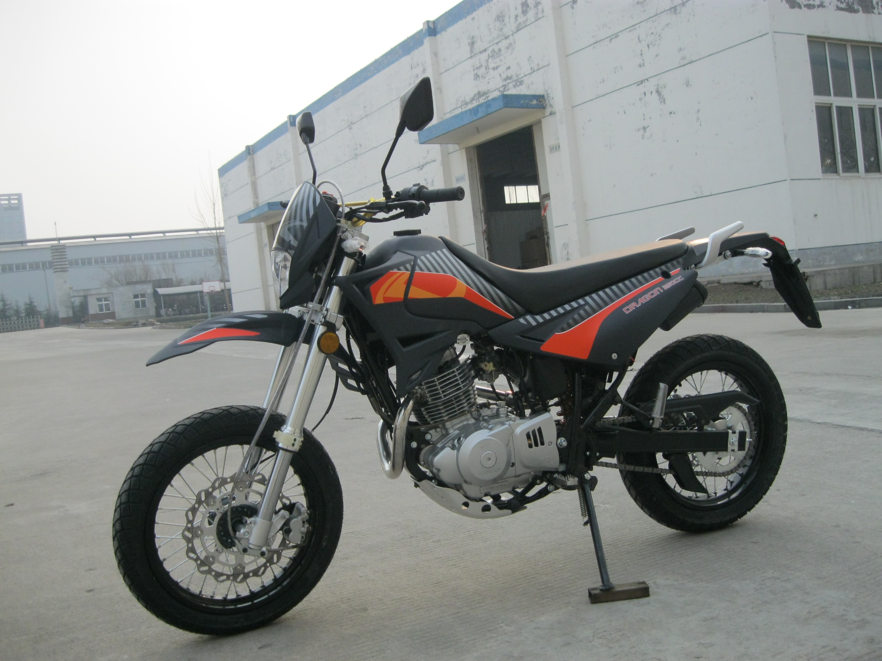 250cc Dirt Bike - Image 2
