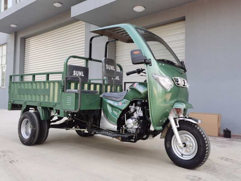 250CC water cooled gasoline cargo tricycle with Cabin - Image 3