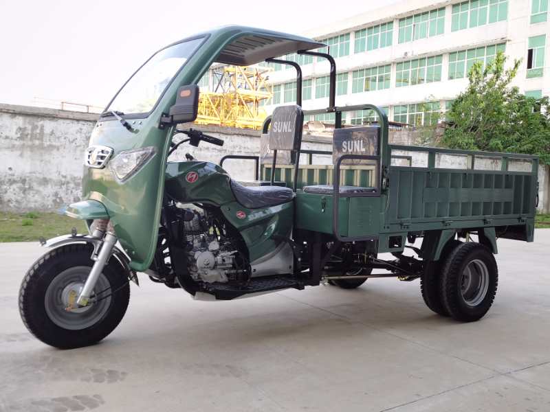 250CC water cooled gasoline cargo tricycle with Cabin - Image 2