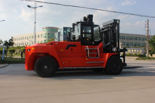 28 Ton Diesel Heavy Forklift Truck Color Orange Lift Containers - Image 2