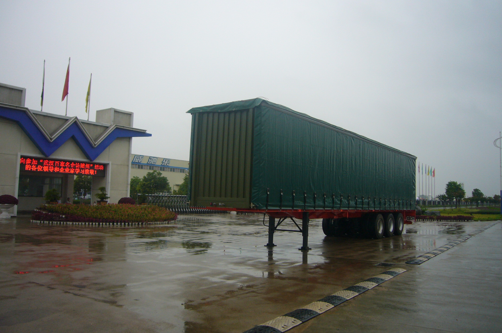 3-Axle Curtain Side Semi-Trailer