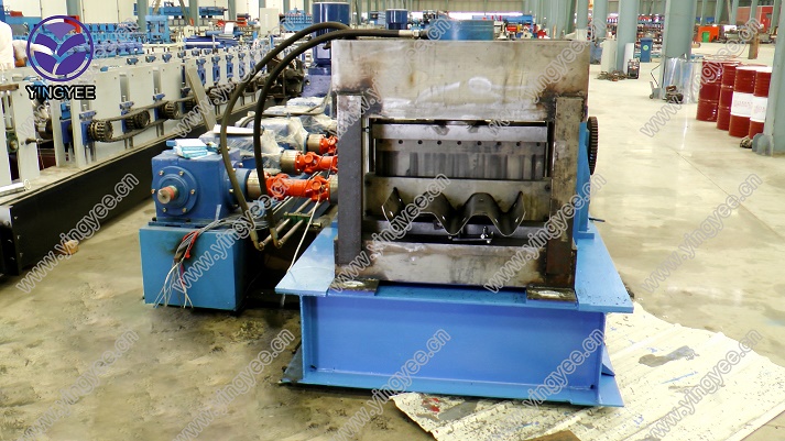 Three-Wave Guardrail Roll Forming Machine