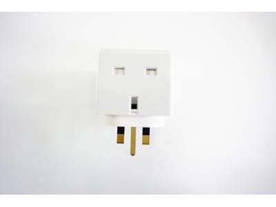 3-way UK-style socket with fuse - Image 2