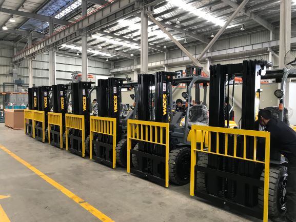 4 Ton Diesel Forklift with Paper Roll Attachment
