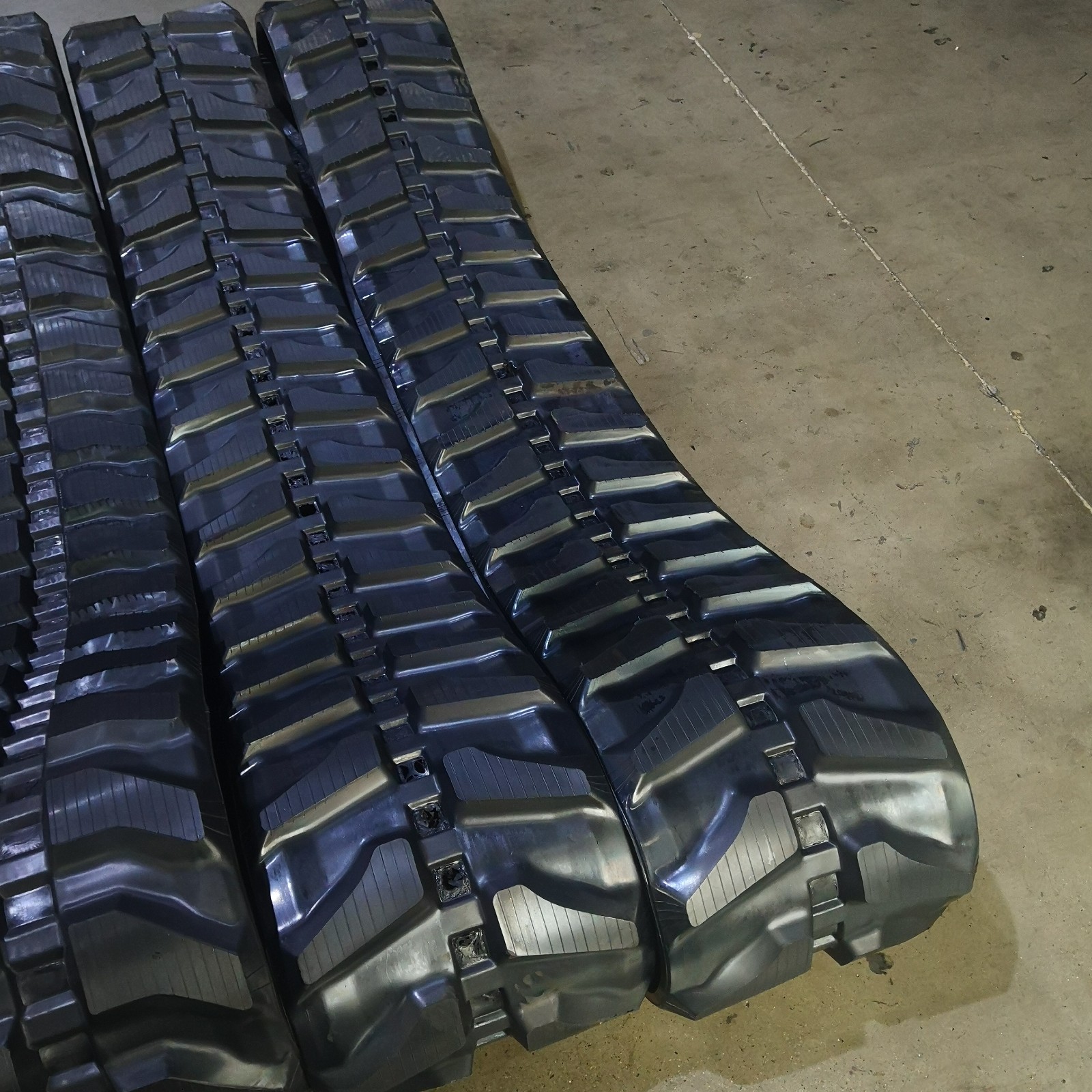 400x72.5Wx76 Rubber Track