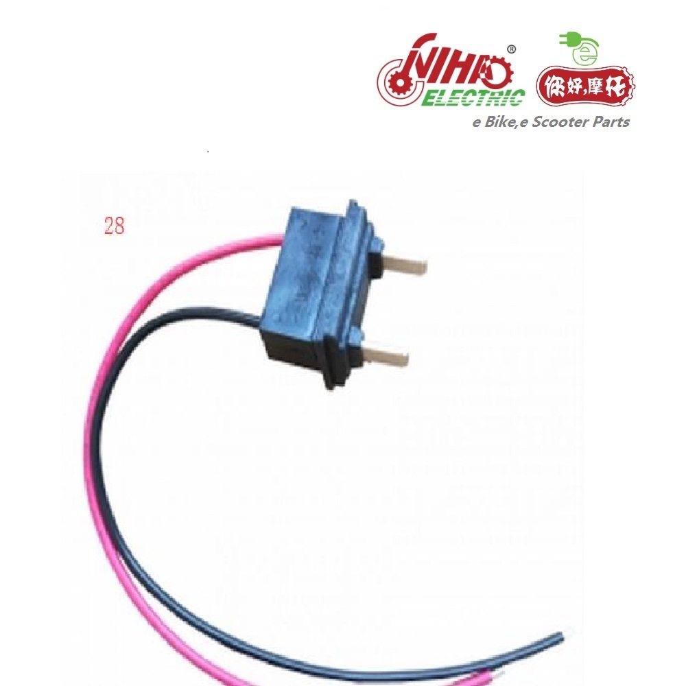 E-bike Silver Fish battery discharge connector with red and black wires