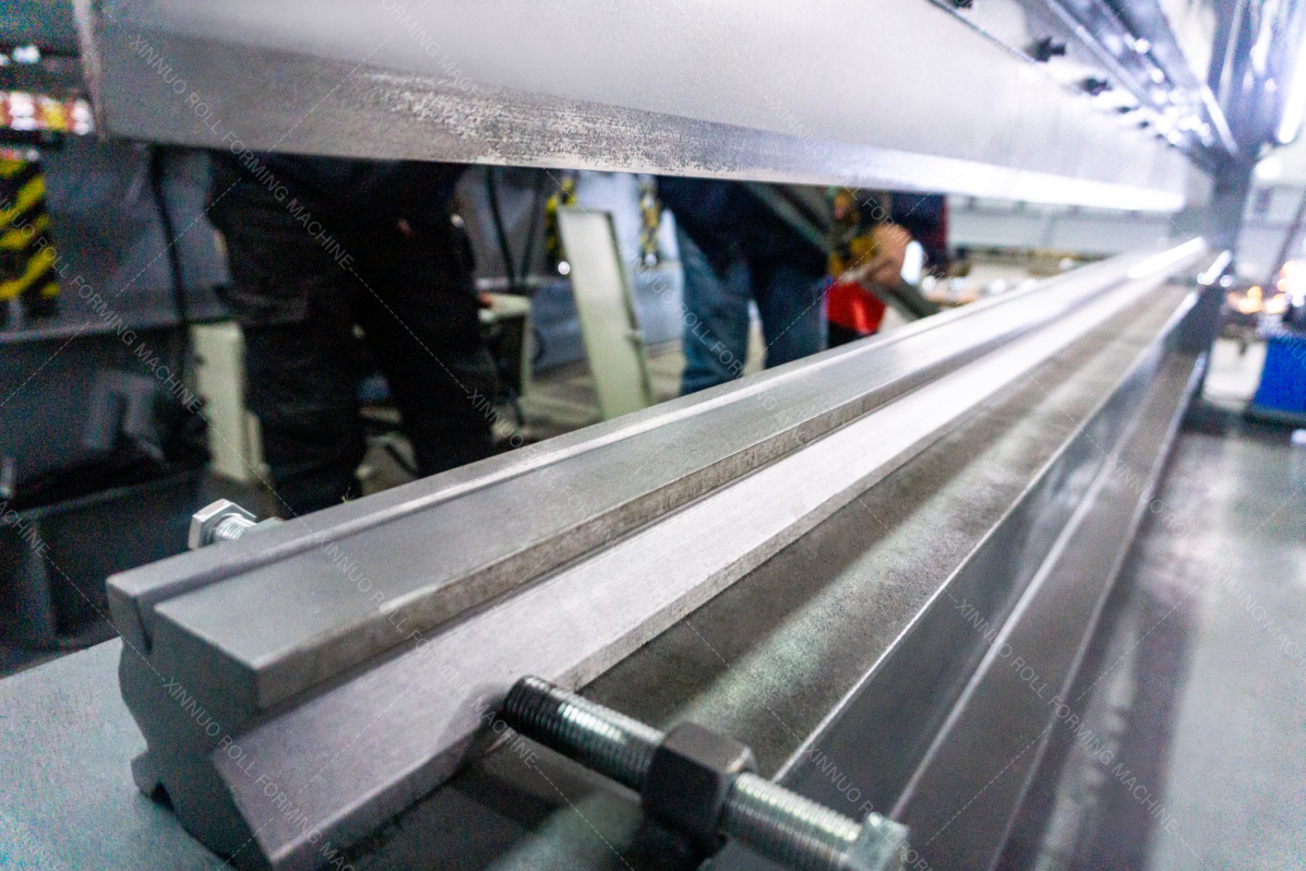 Hydraulic System and Tooling Detail