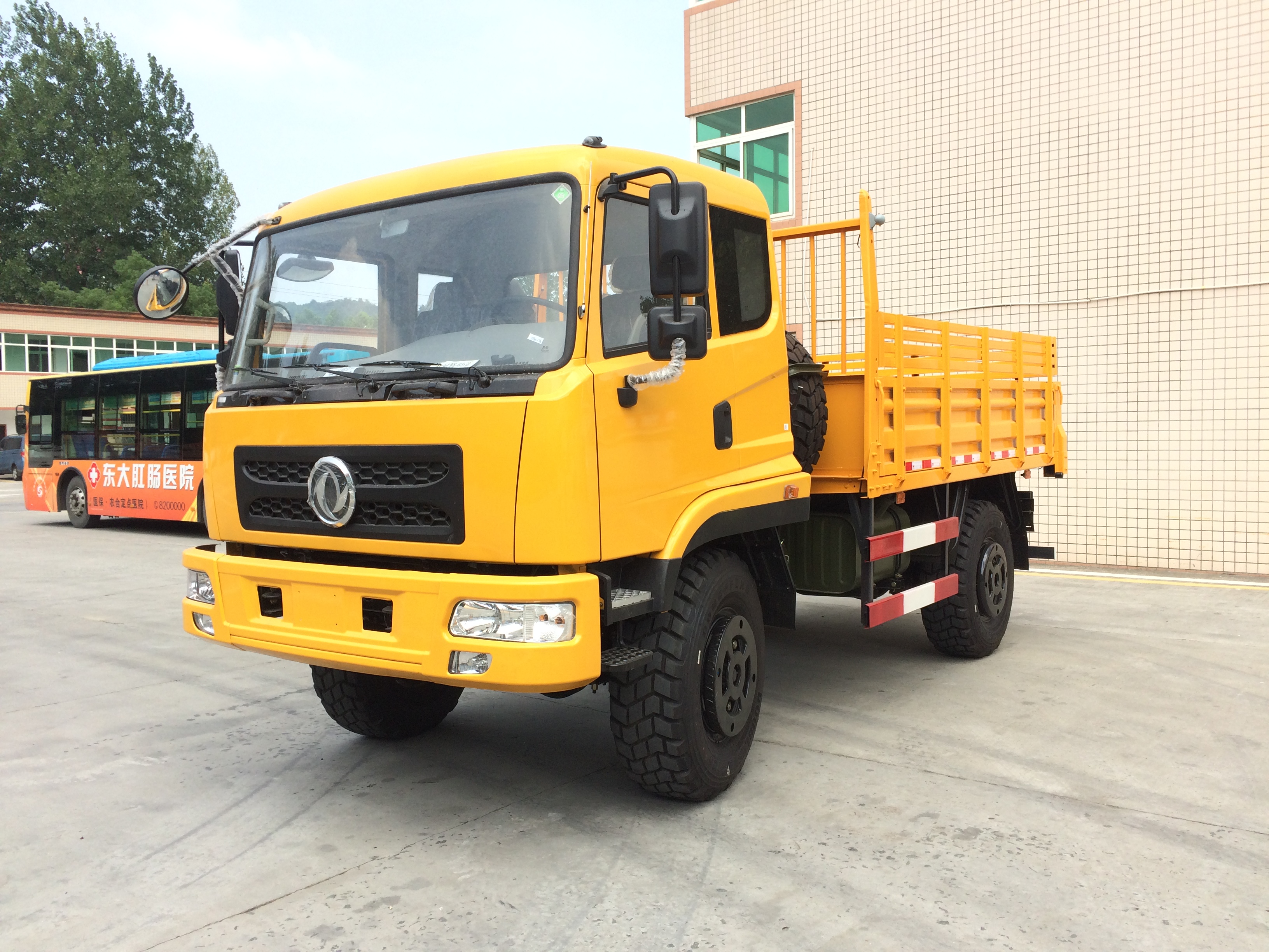 Heavy-Duty 4x4 Off-Road Utility Truck