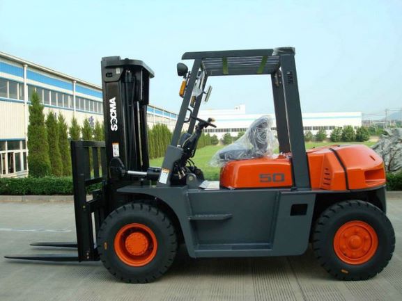 5Ton Diesel Forklift Diesel Engine work in warehouse and Rental - Image 3