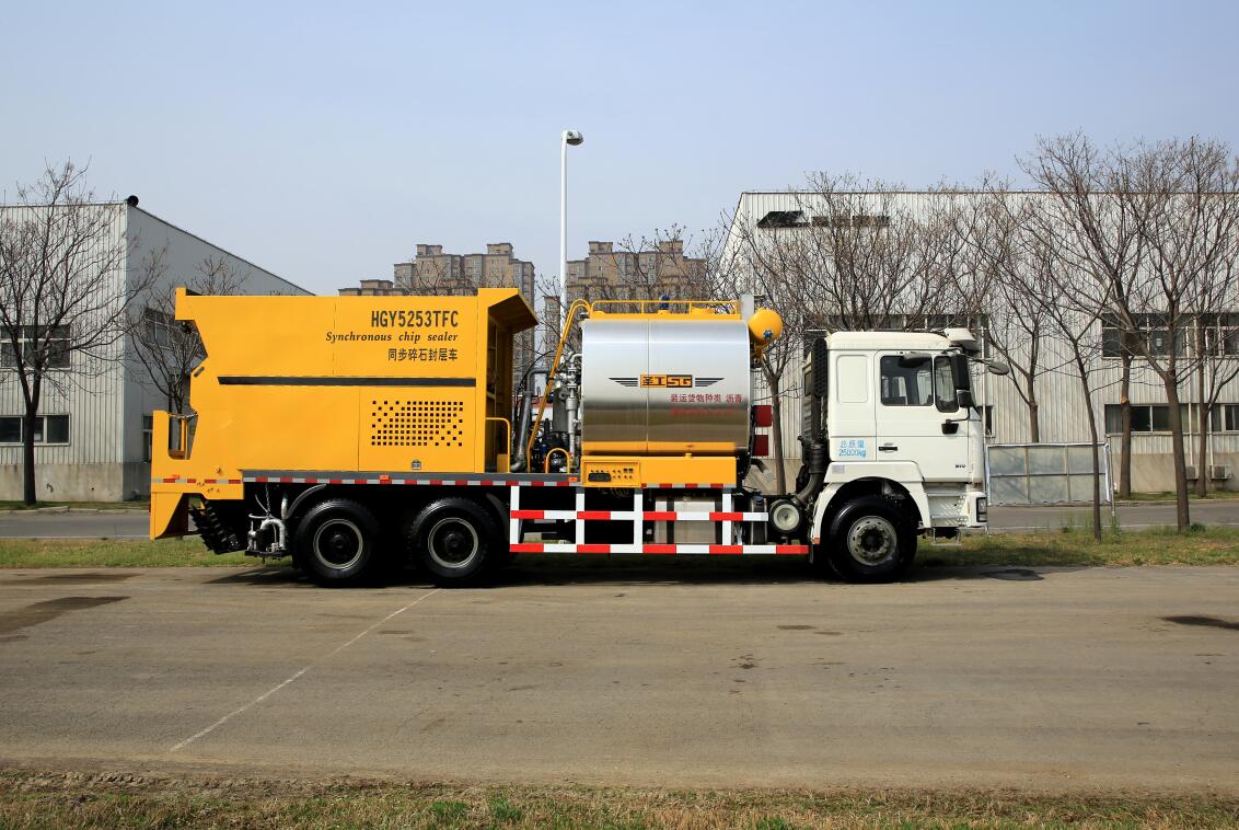 6000L chip sealer truck - Image 2