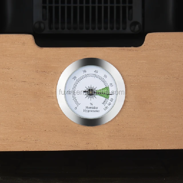 Analog hygrometer dial