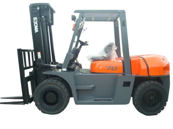7-Ton Diesel Forklift in operation