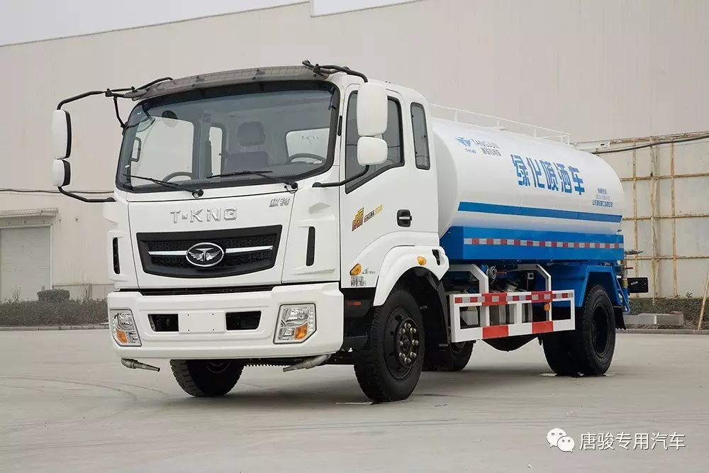 8m3sprinkler truck - Image 2