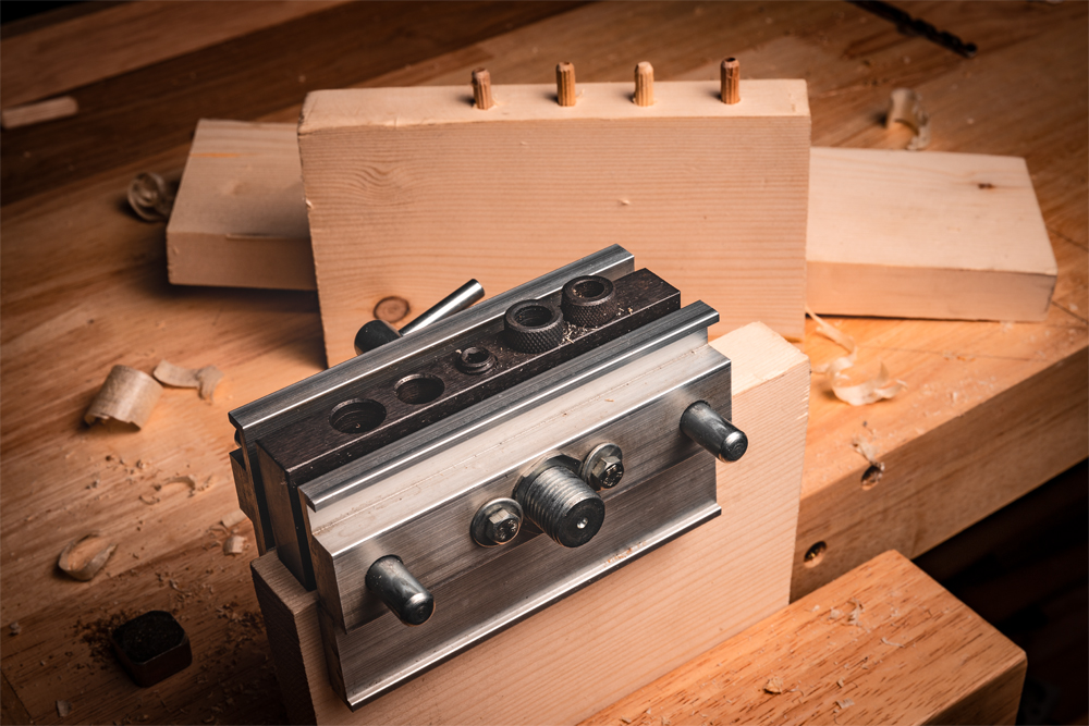 Adjustable Doweling Jig for Woodworking