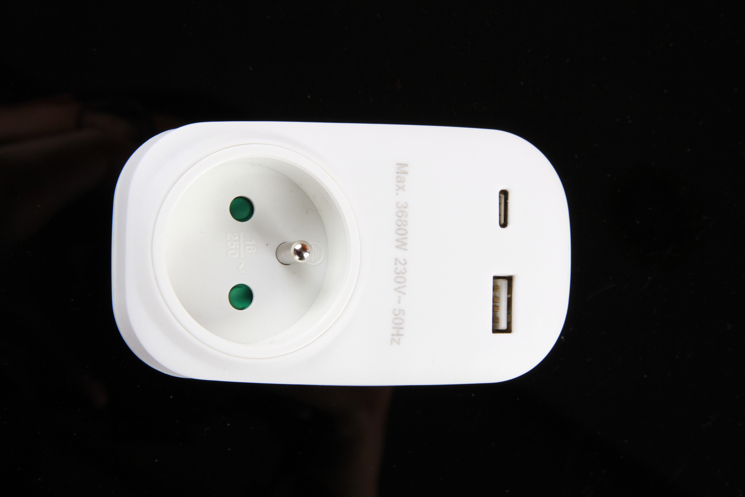 ADAPTOR WITH USB CHARGER - Image 2