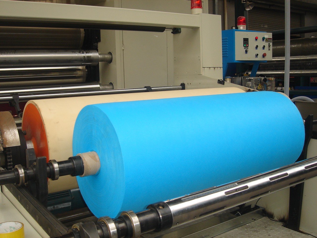 AF-1600/ 2400/ 3200mm SMS Nonwoven Fabric Production Line - Image 3