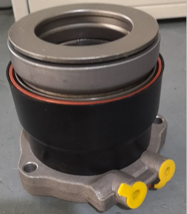 Agricultural machinery clutch slave cylinder - Image 2