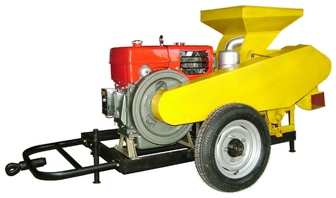 Agriculture Corn Thresher Machine with red engine and yellow threshing unit