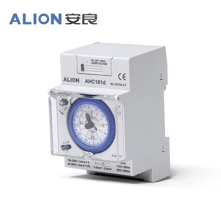 AHC181d Rechargeable Battery Daily Analogue Time Switch - Image 2