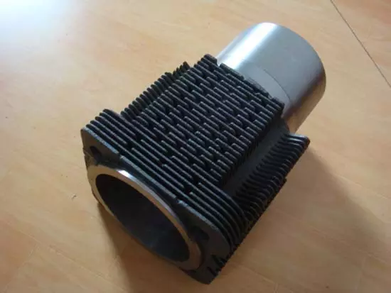 Air-cooled diesel engine cylinder liner with 26 cooling ribs