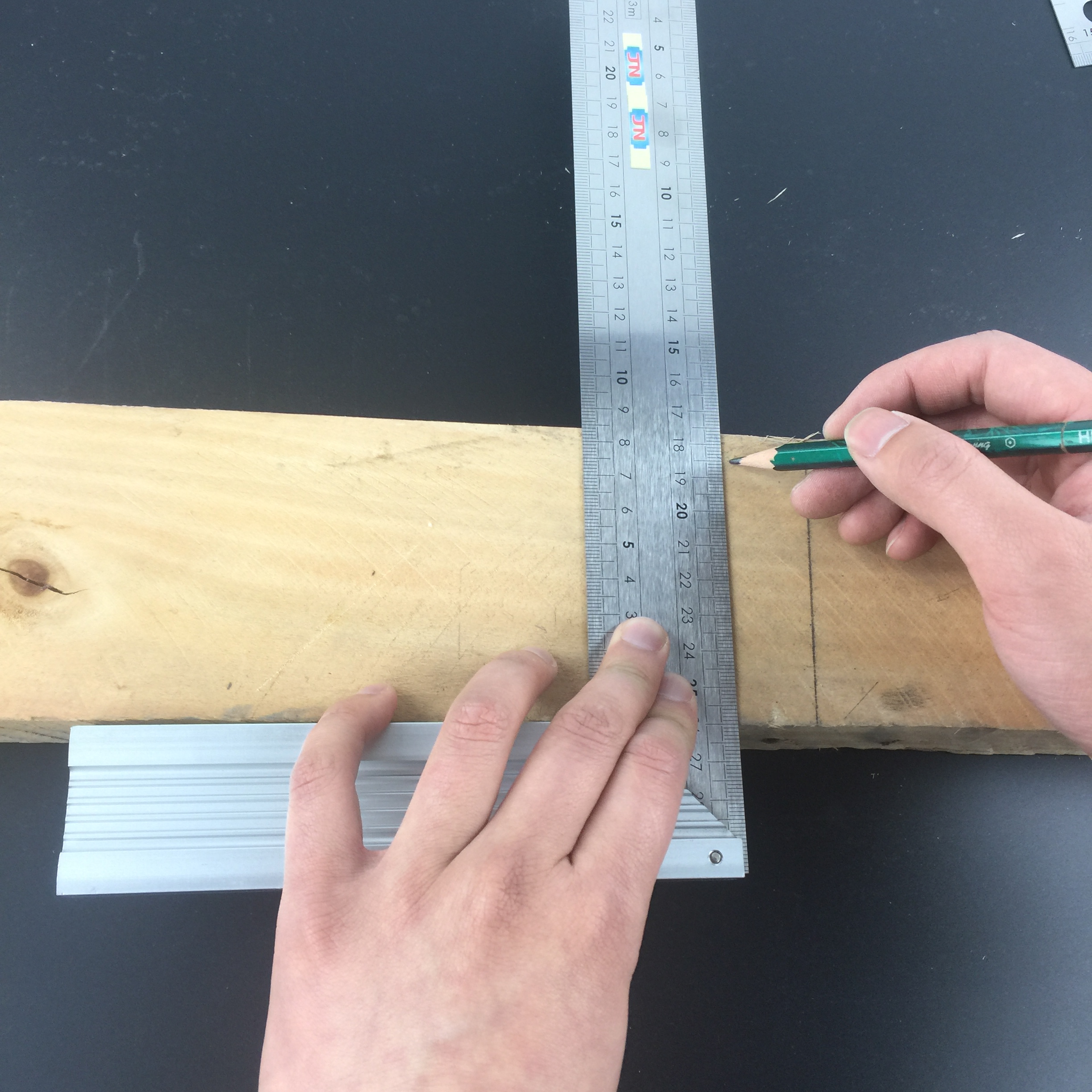 Aluminium Handle with stainless steel blade Square - Image 2
