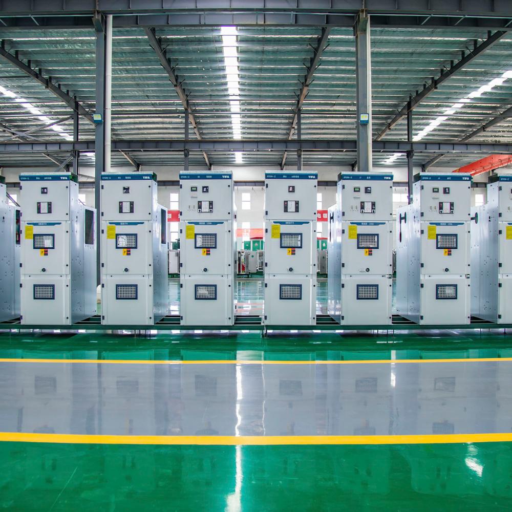 Metal-enclosed power switchgear for industrial circuit protection