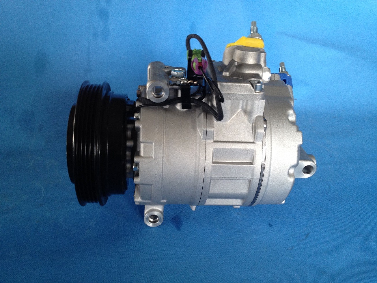 Automotive Air Conditioning Compressor for Passat B5