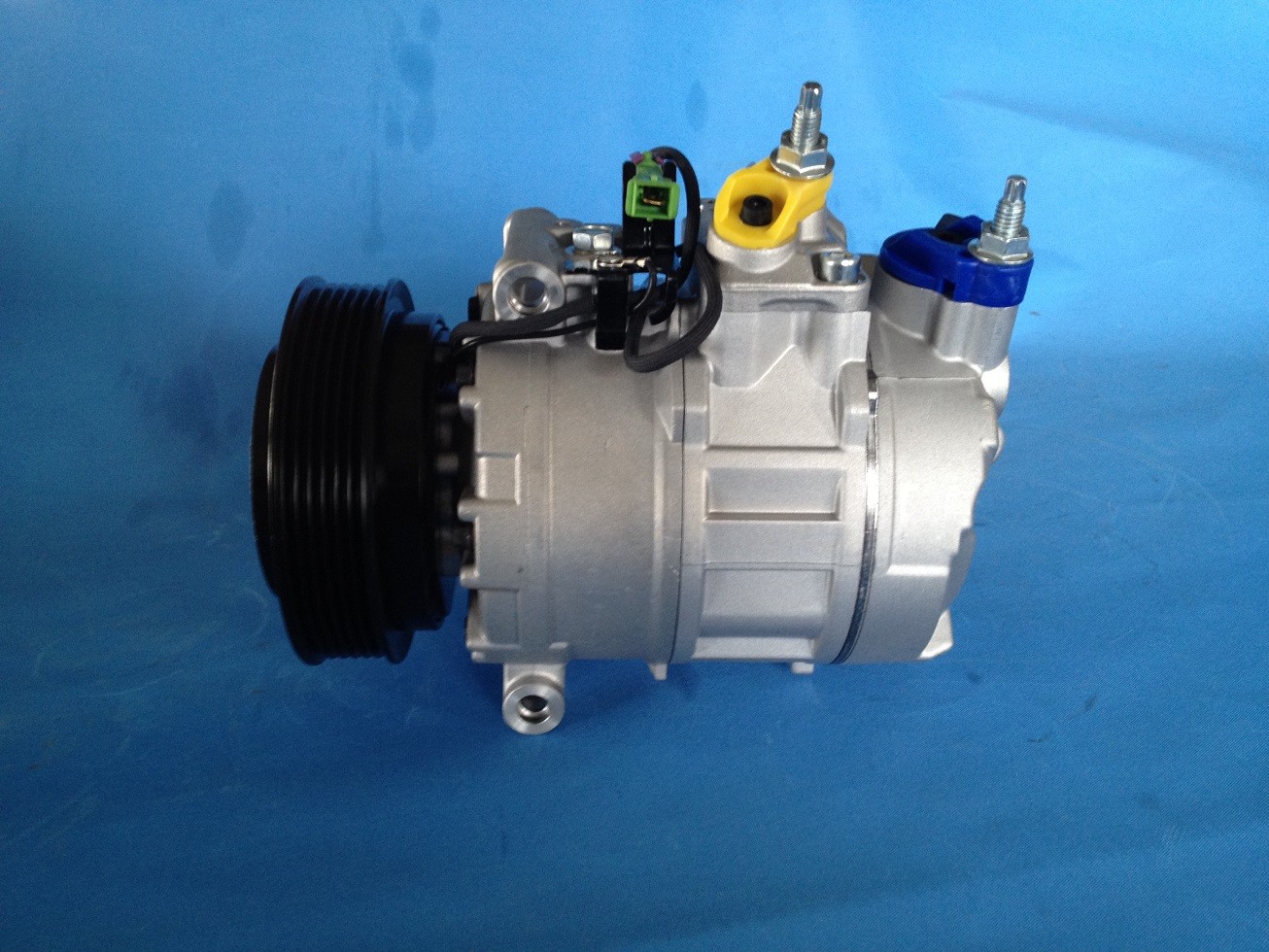 Automobile AC Compressor 12V R134a