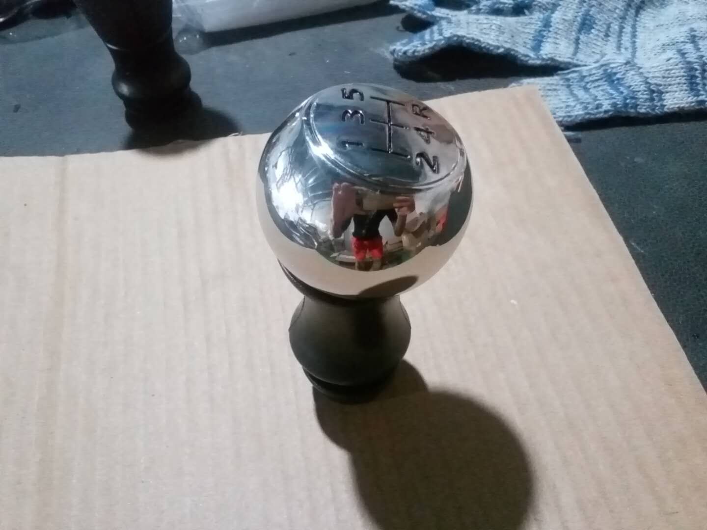 Manual Transmission Gear Shift Knob with Dust Cover
