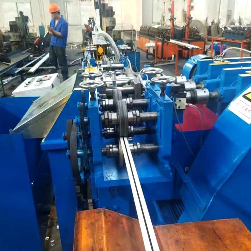 Automatic ceiling t-grids shaped steel bar frame metal stud and track t grid machine - Image 3