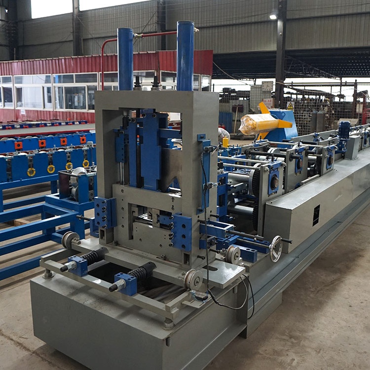 Adjustable forming rollers