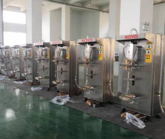 Automatic Liquid Pouch Filling and Sealing Machine