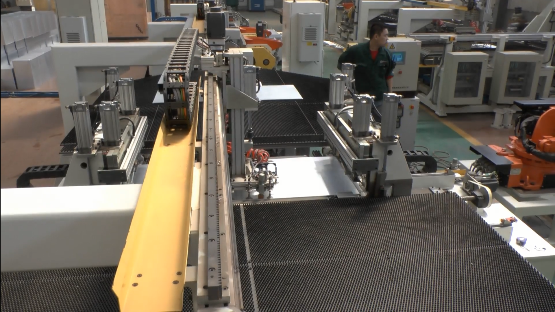 Automatic production system for inner liner of chest freezer - Image 2