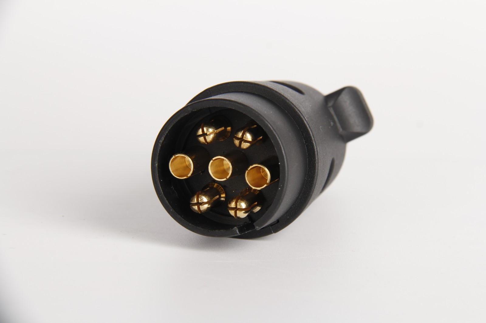 Automotive 7- core socket-to-13-pin plug - Image 2